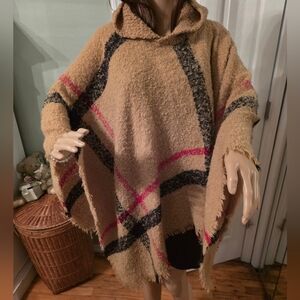 Casual Hippie Hooded Plaid Poncho Shawl Cape in Camel/Pink Boucle Knit OS